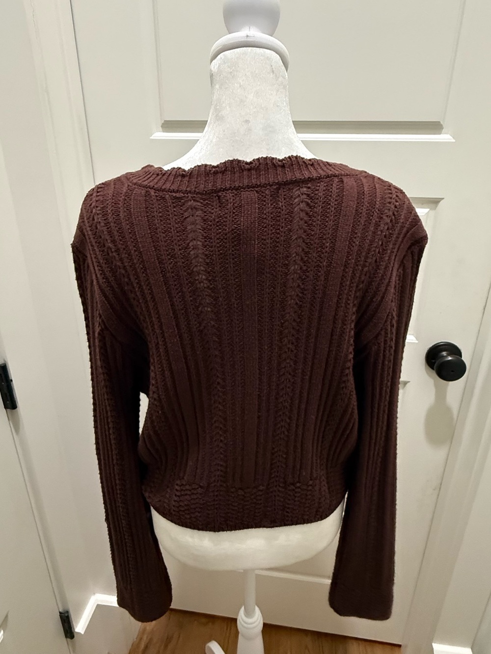 NWT. House of Harlow 1960. Chocolate Brown Cropped Knit Cardigan. Large. - Picture 3 of 13